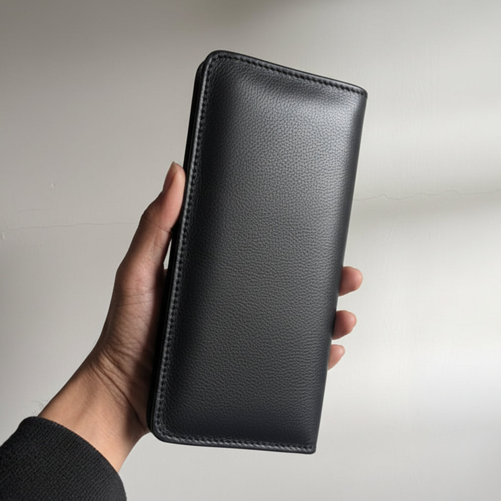 Valença Leather Hand-Strap Zip Wallet