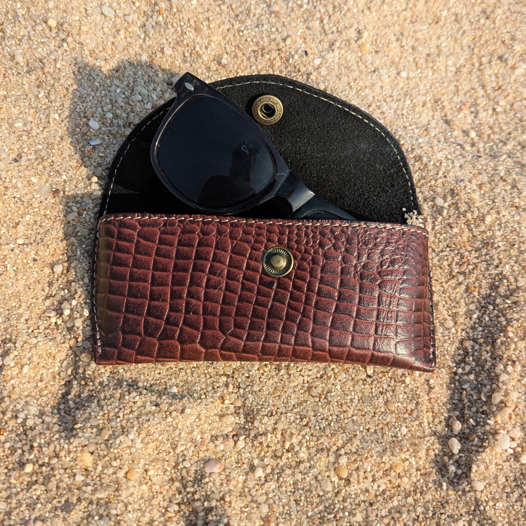 Handcrafted Crocodile Embossed Leather Glasses Case – Vintage Brown Eyewear Holder