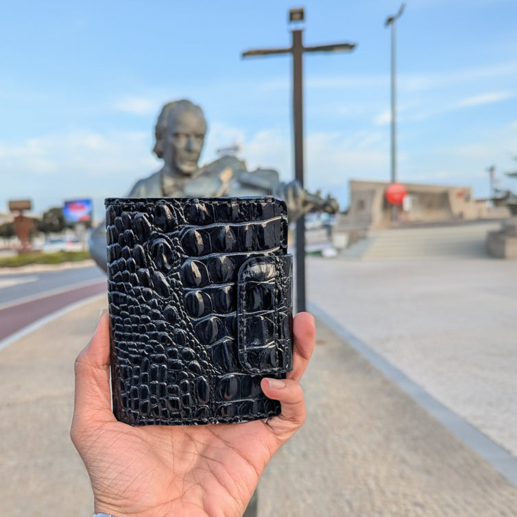 Handcrafted Crocodile Embossed Genuine Leather Bifold Wallet – Black Minimalist Card Wallet