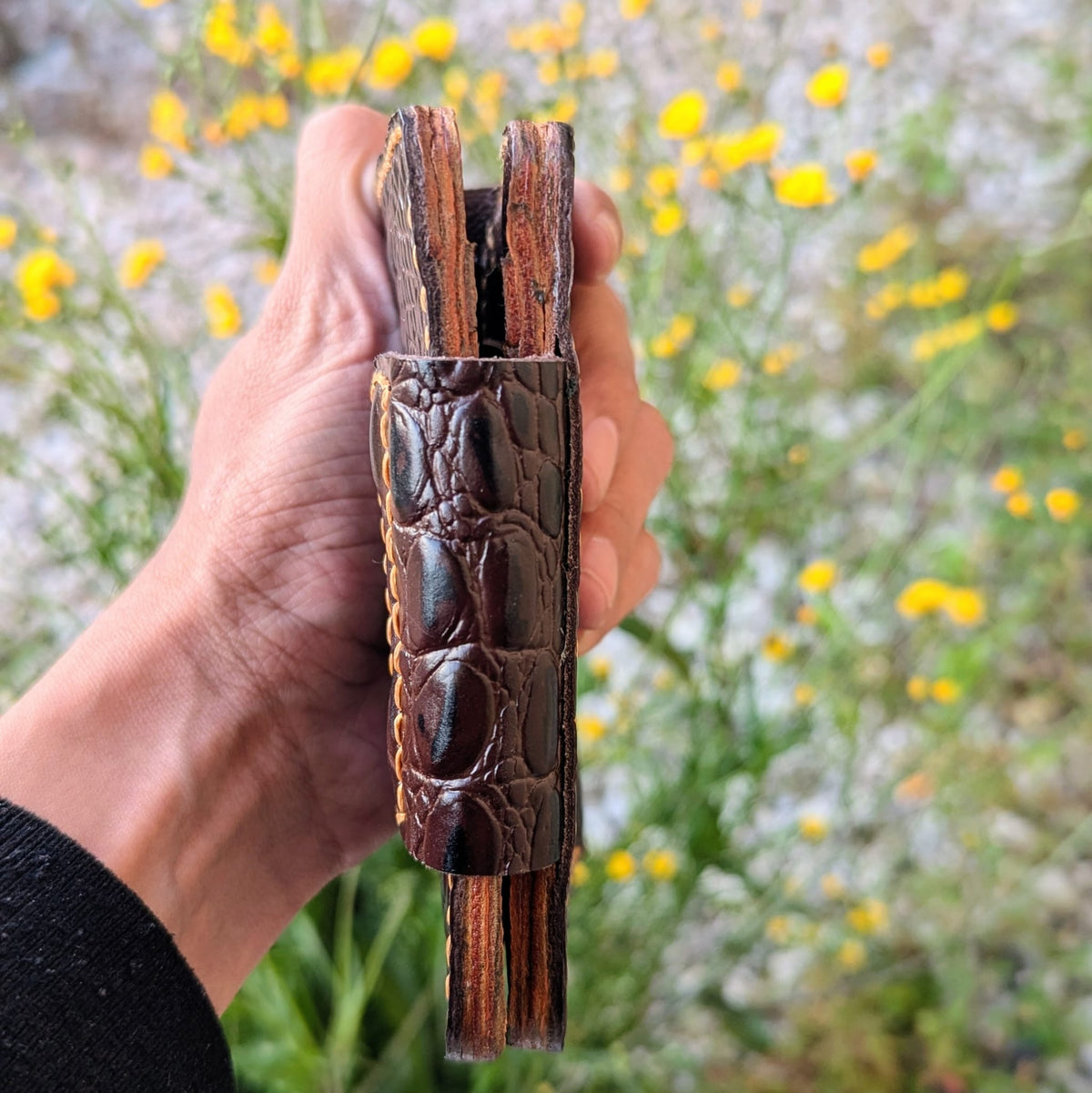 Douro Leather Alligatorer Style Button Closure Bifold Leather Wallet.