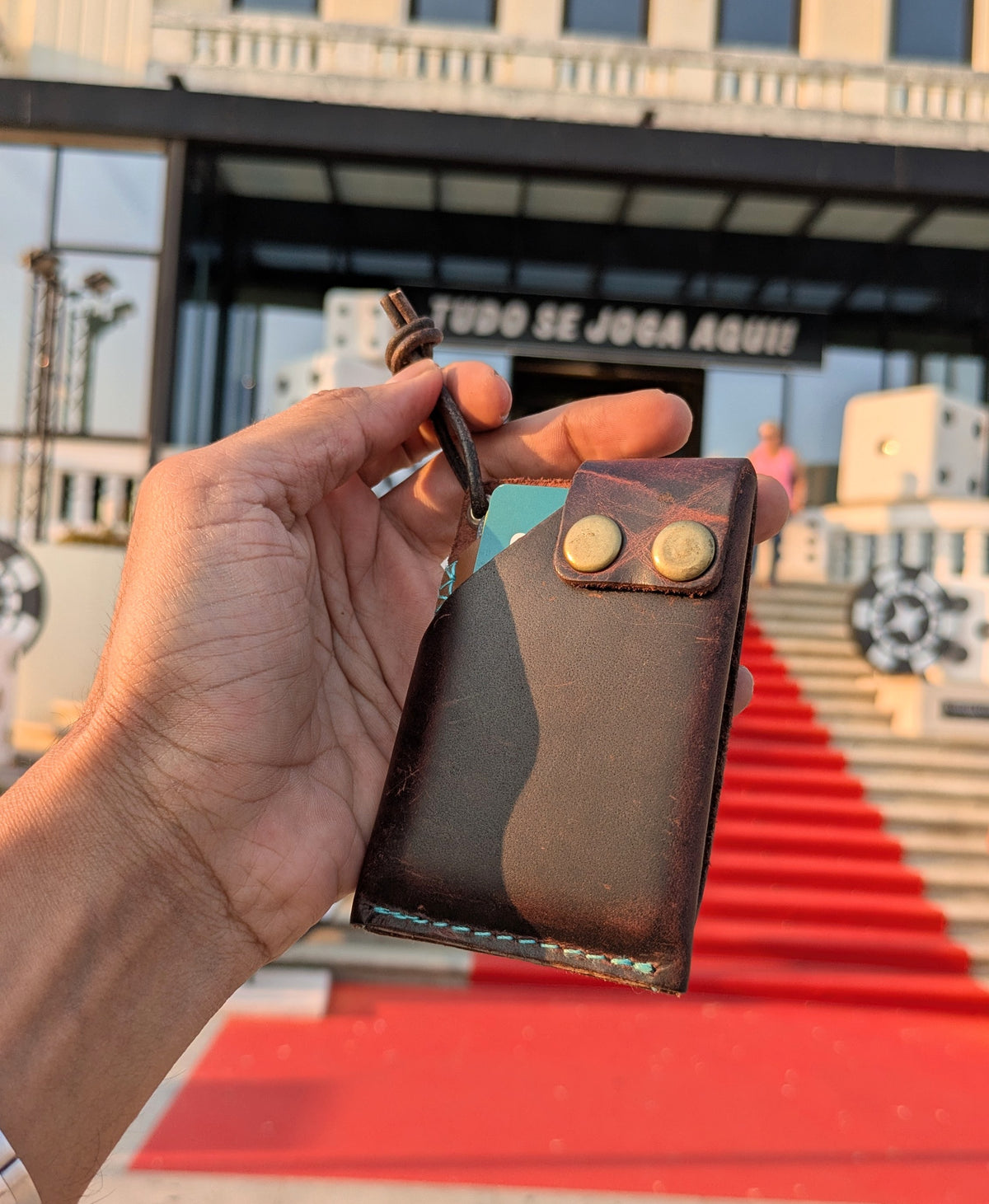Minimalist Leather Pull Tab Wallet with Snap Button