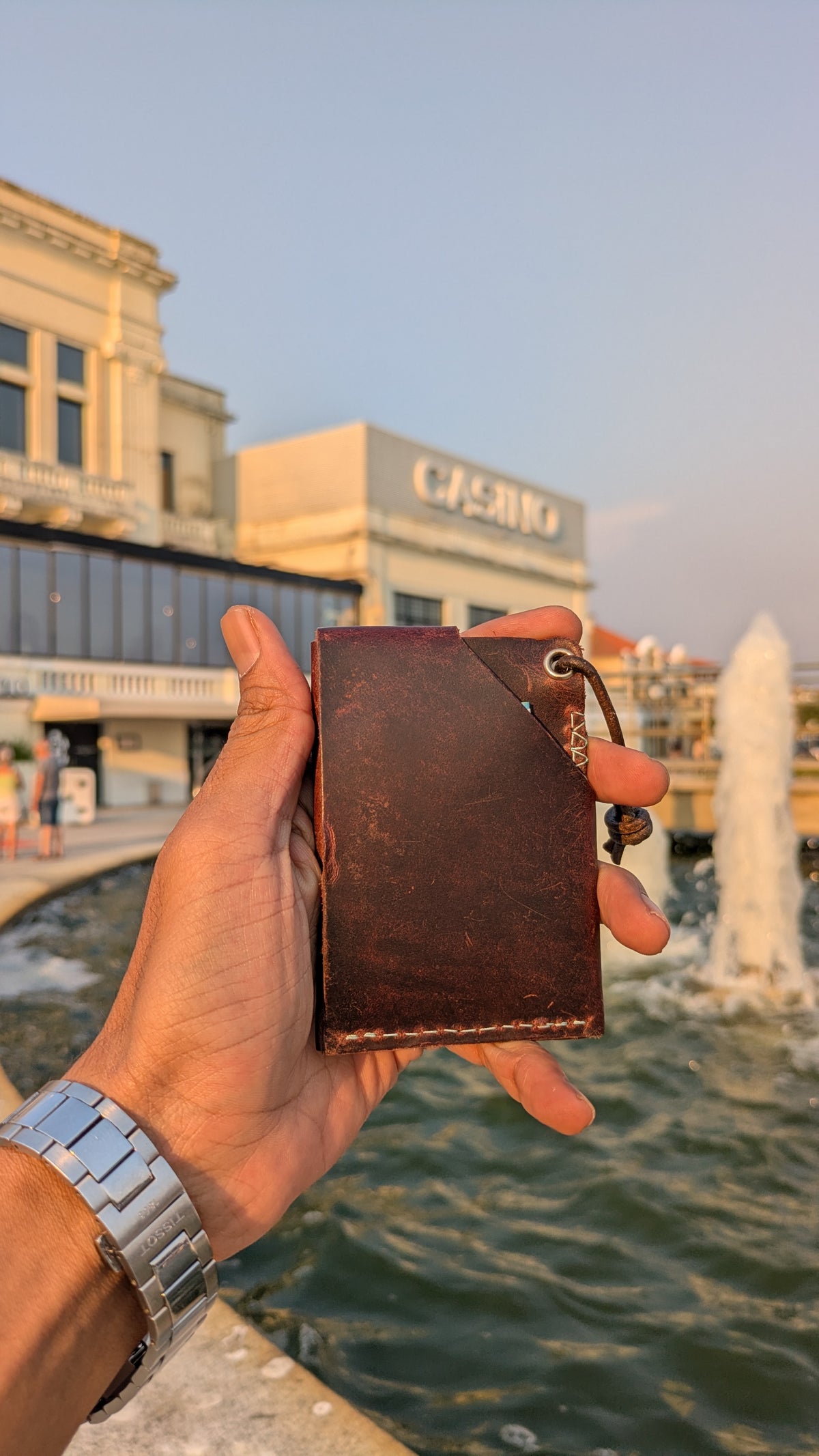Minimalist Leather Pull Tab Wallet with Snap Button