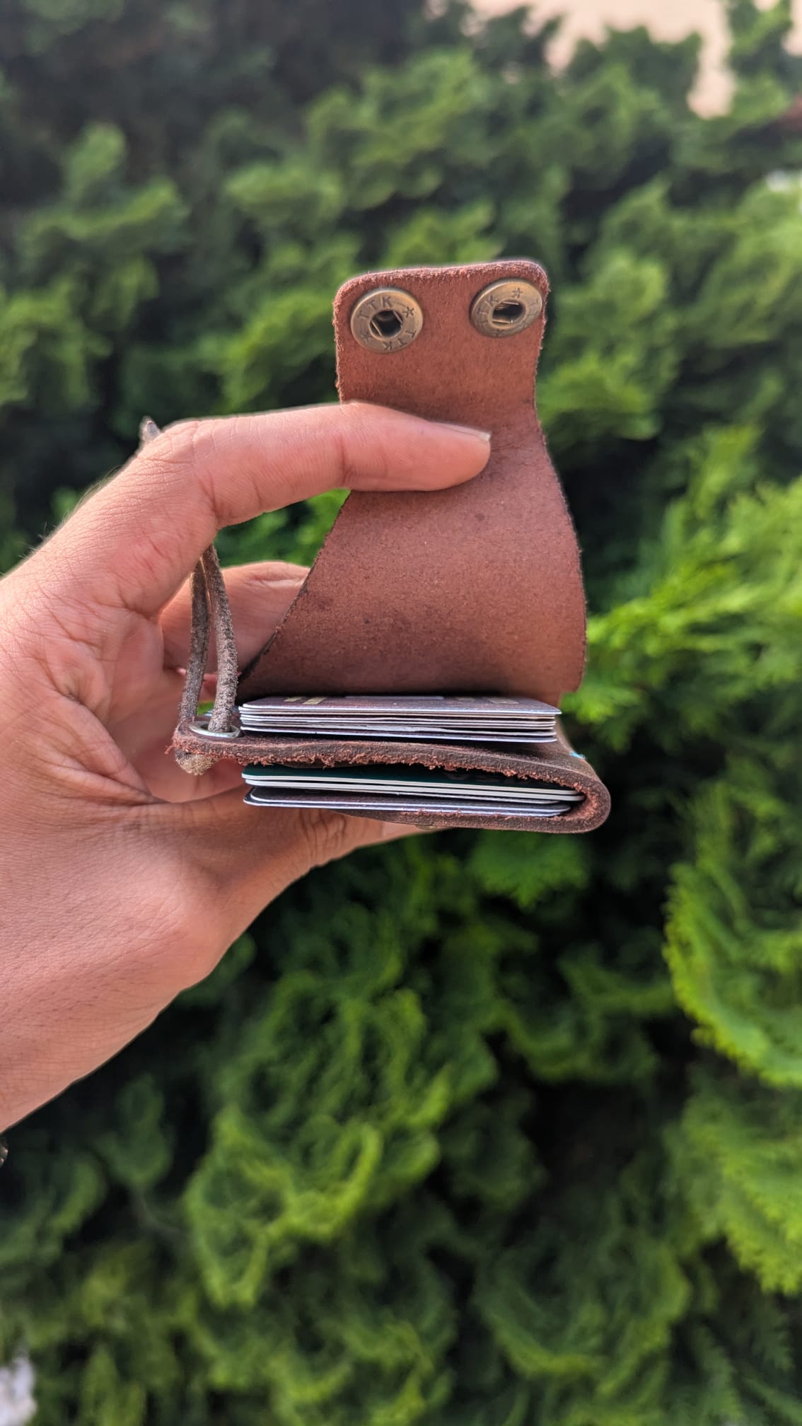 Minimalist Leather Pull Tab Wallet with Snap Button