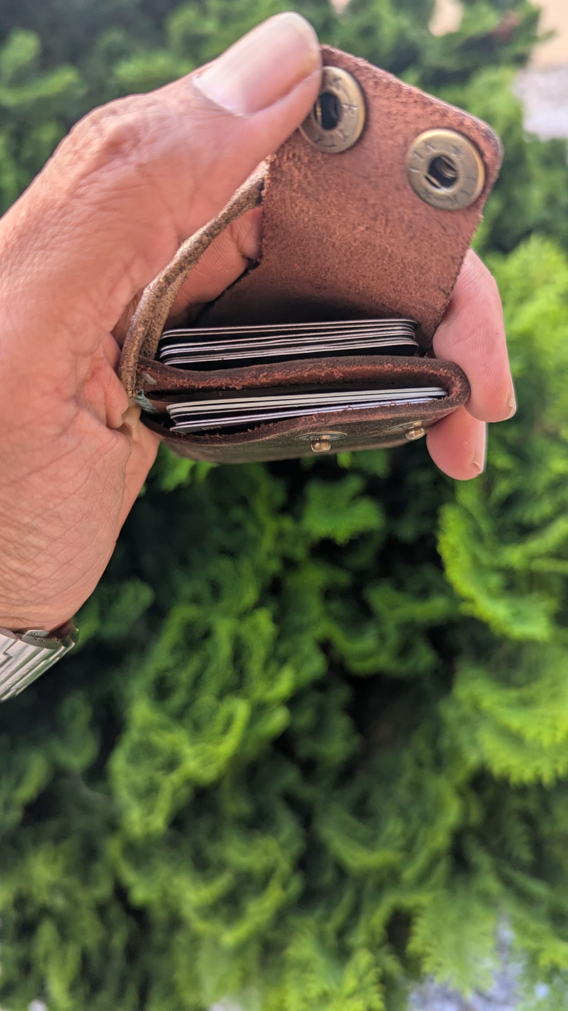 Minimalist Leather Pull Tab Wallet with Snap Button